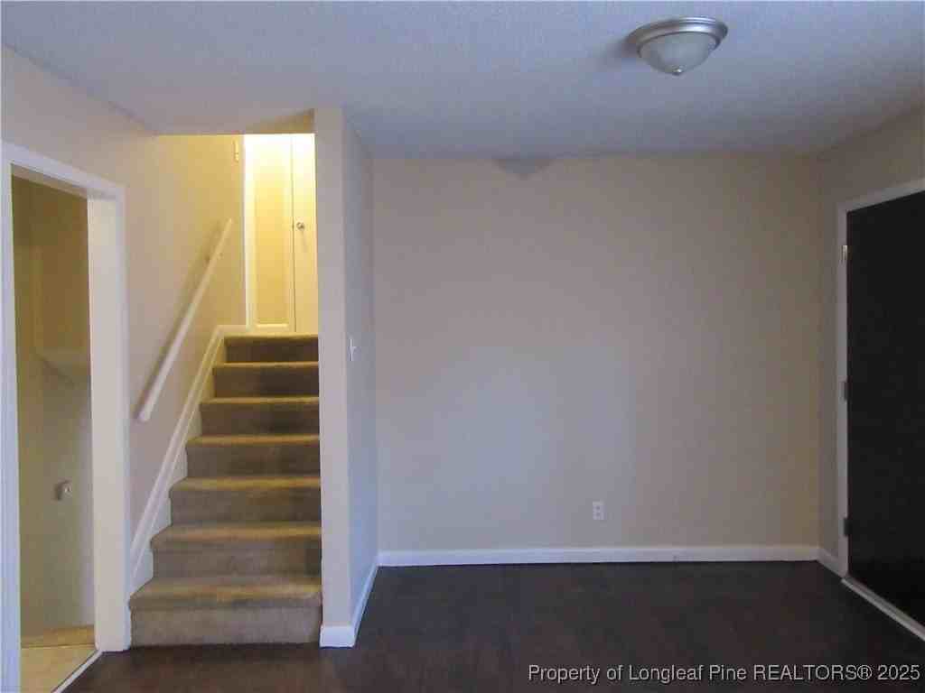 2602 Dinsmore Dr - Photo 3 of 17