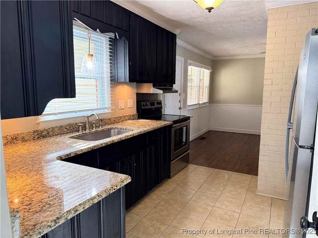 3119 Baker Street - Photo 6 of 16