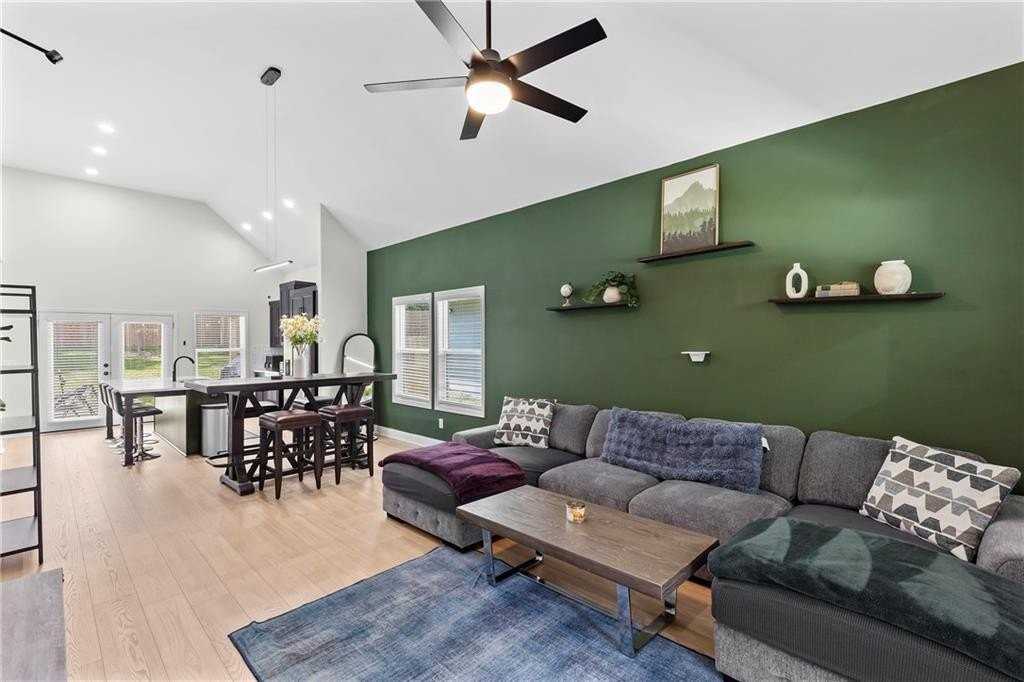 624 Robert Street Northwest