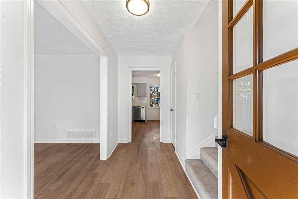 444 Wellington Way - Photo 4 of 24