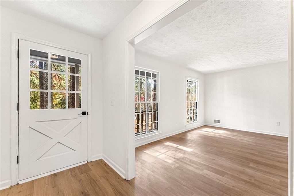 444 Wellington Way - Photo 5 of 24