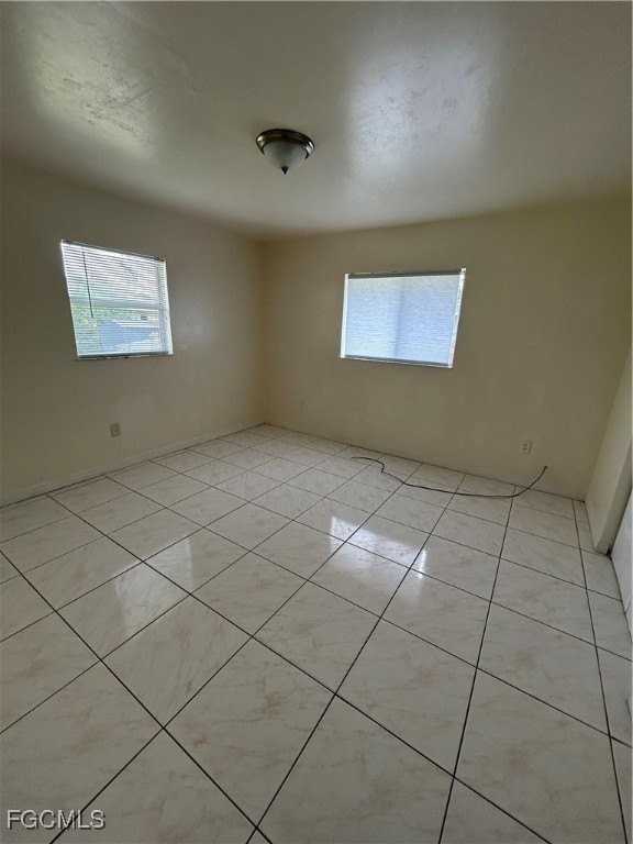 245 Meadow Rd - Photo 5 of 8