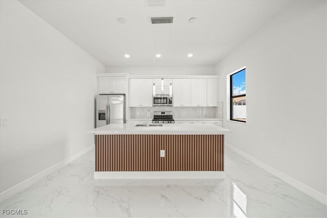 9 Nw 14th Pl - Photo 2 of 46