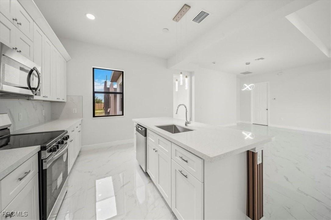 9 Nw 14th Pl - Photo 3 of 46