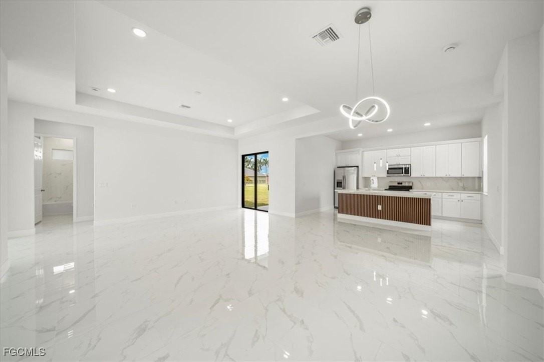 9 Nw 14th Pl - Photo 4 of 46