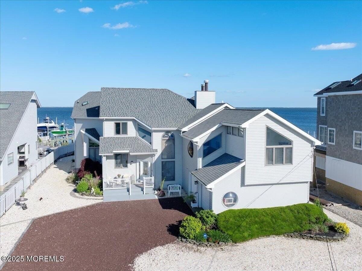 1207 Capstan Dr - Photo 4 of 50