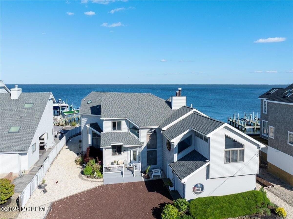 1207 Capstan Dr - Photo 5 of 50