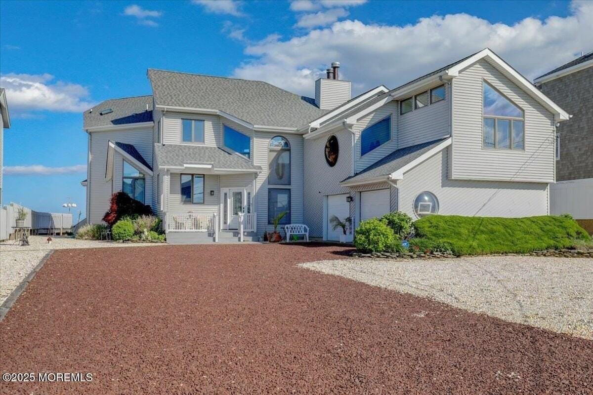 1207 Capstan Dr - Photo 7 of 50