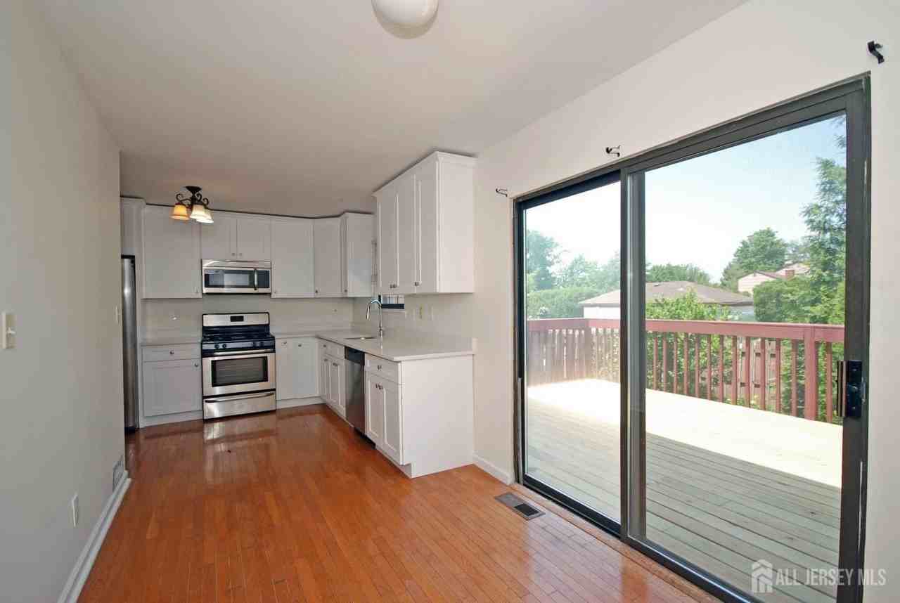 1 Wellington Ct - Photo 7 of 23