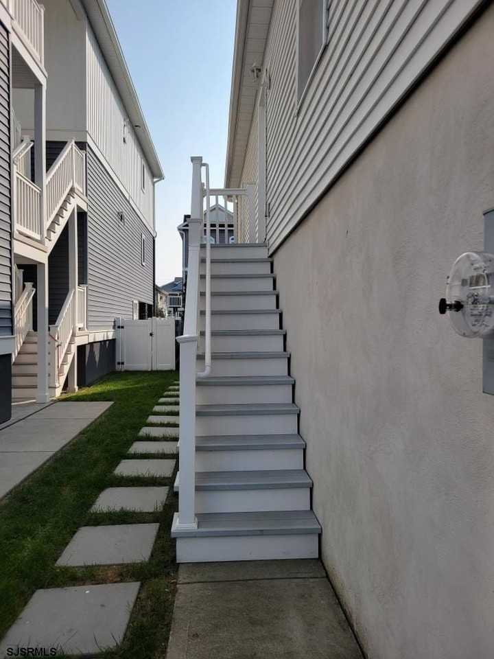 14 N Monroe Ave - Photo 2 of 36