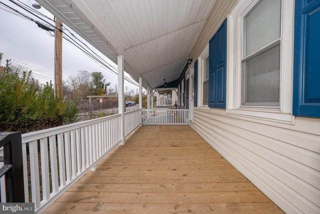 717 Miller St - Photo 2 of 49