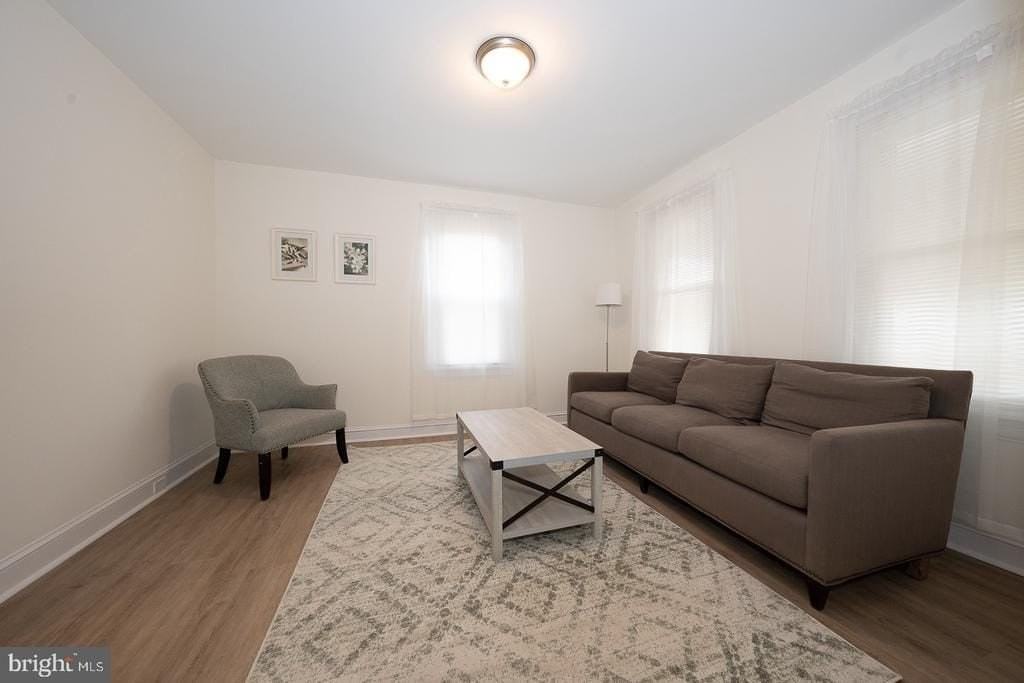 717 Miller St - Photo 4 of 49