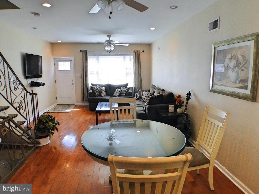 2533 S Rosewood St - Photo 5 of 16