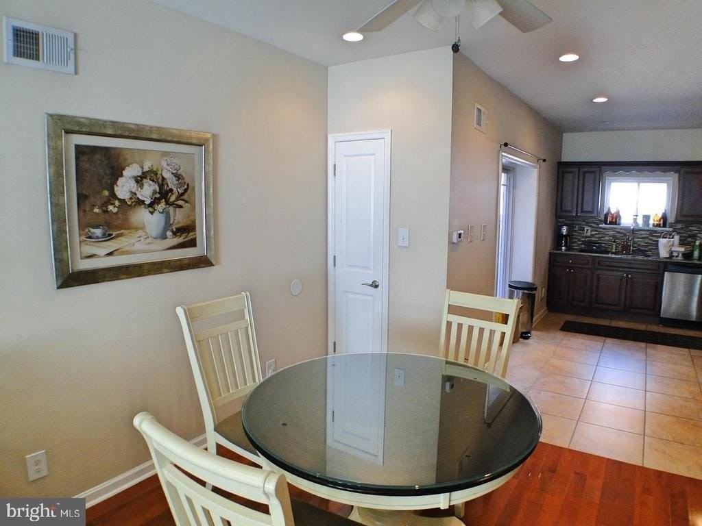 2533 S Rosewood St - Photo 6 of 16