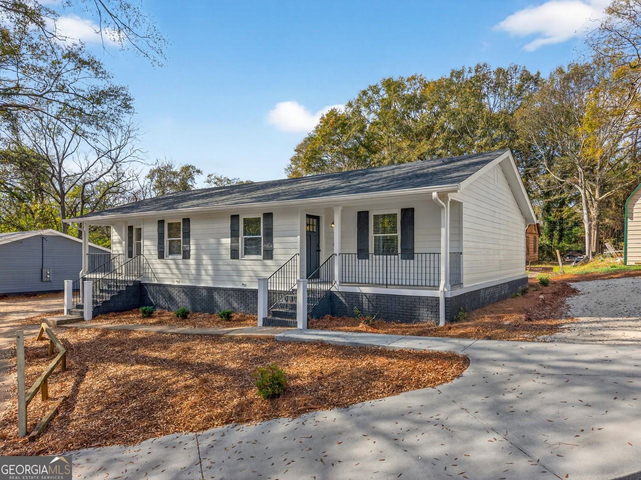 483 Vine Street #B - Photo 2 of 4