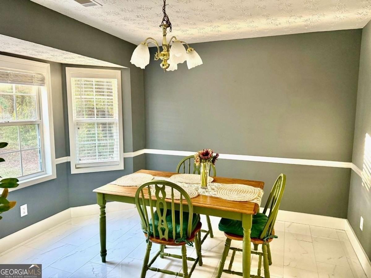 3310 Stratton Ln - Photo 4 of 13