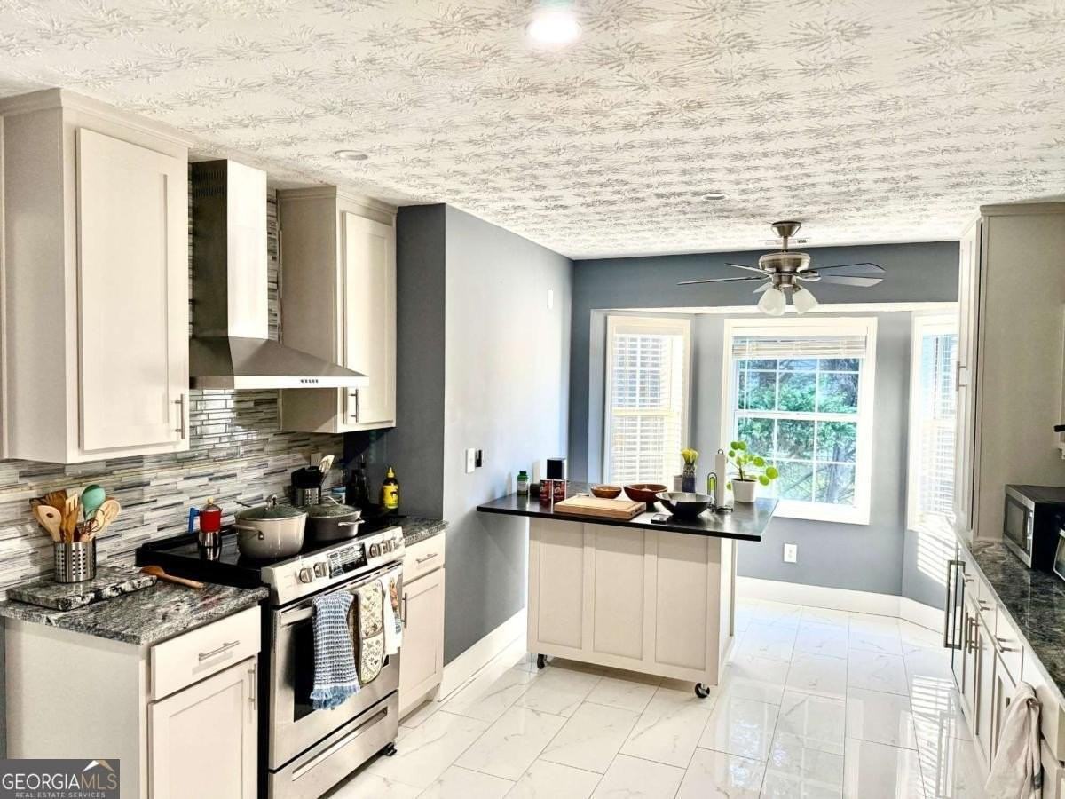 3310 Stratton Ln - Photo 5 of 13