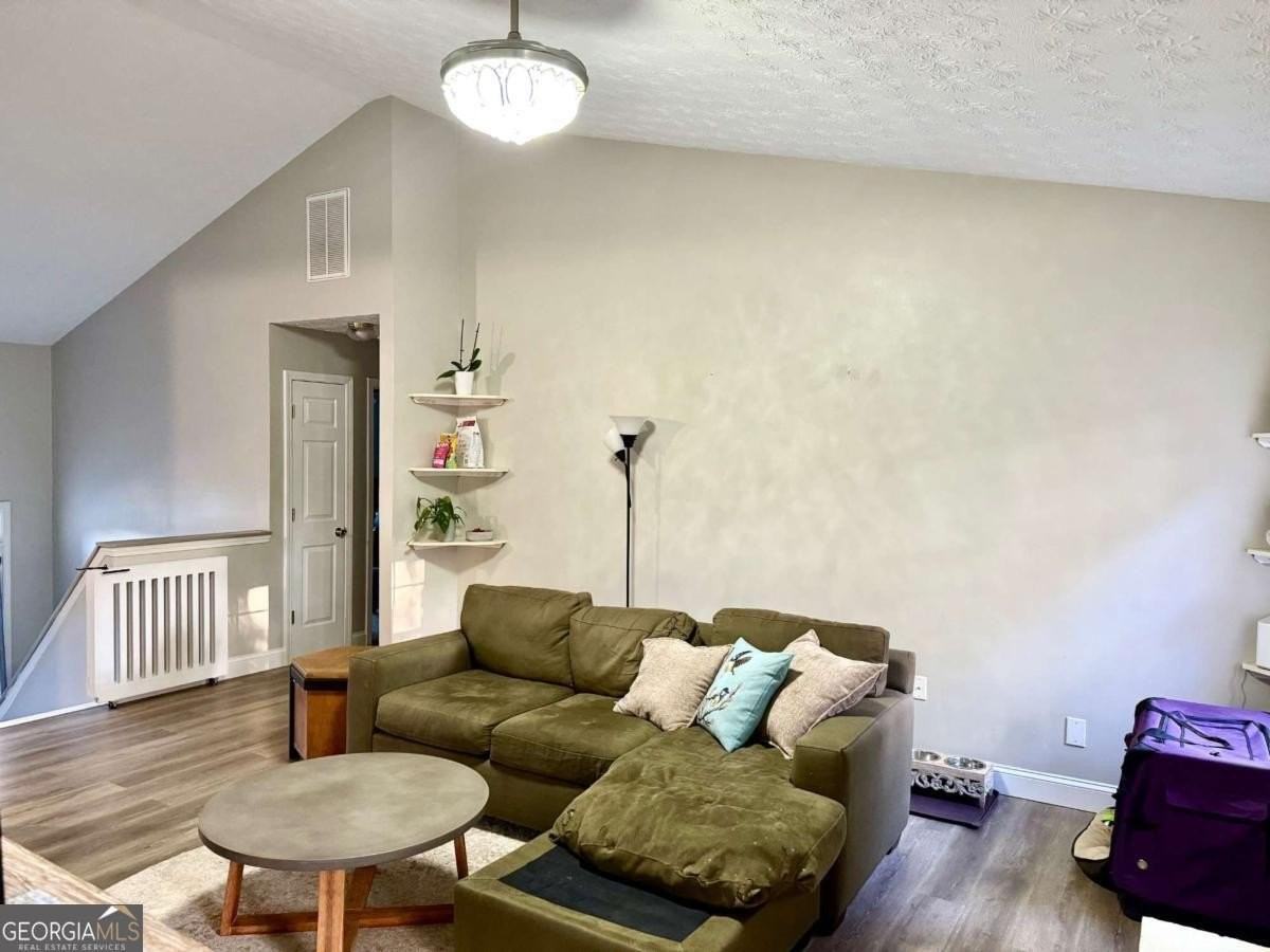 3310 Stratton Ln - Photo 6 of 13