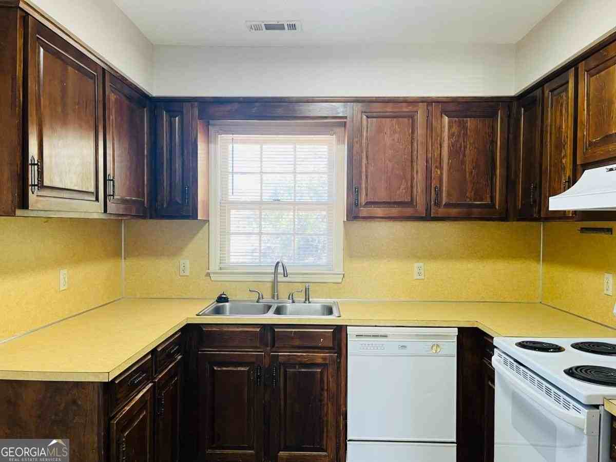 207 Harwell Avenue #A4 - Photo 3 of 24