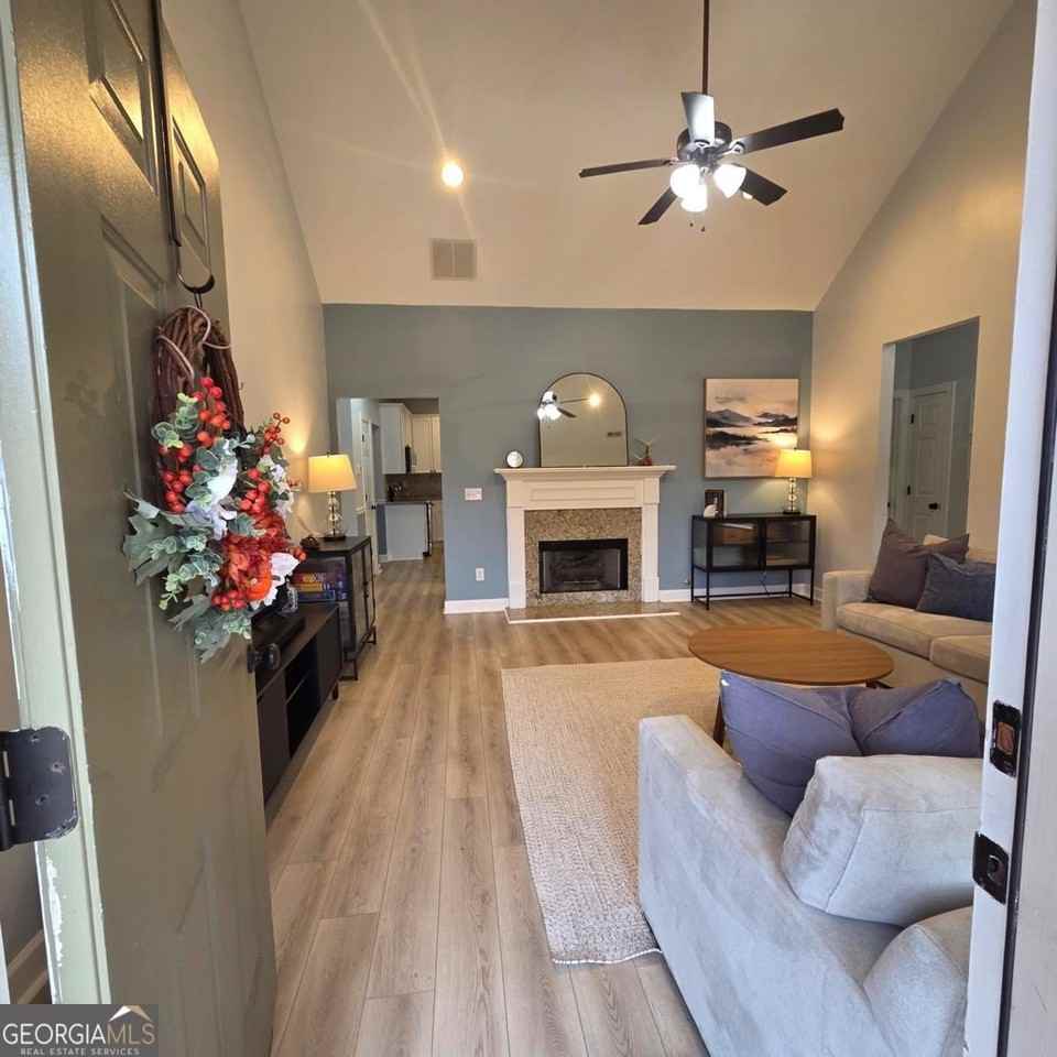 105 Cottage Grove - Photo 5 of 13