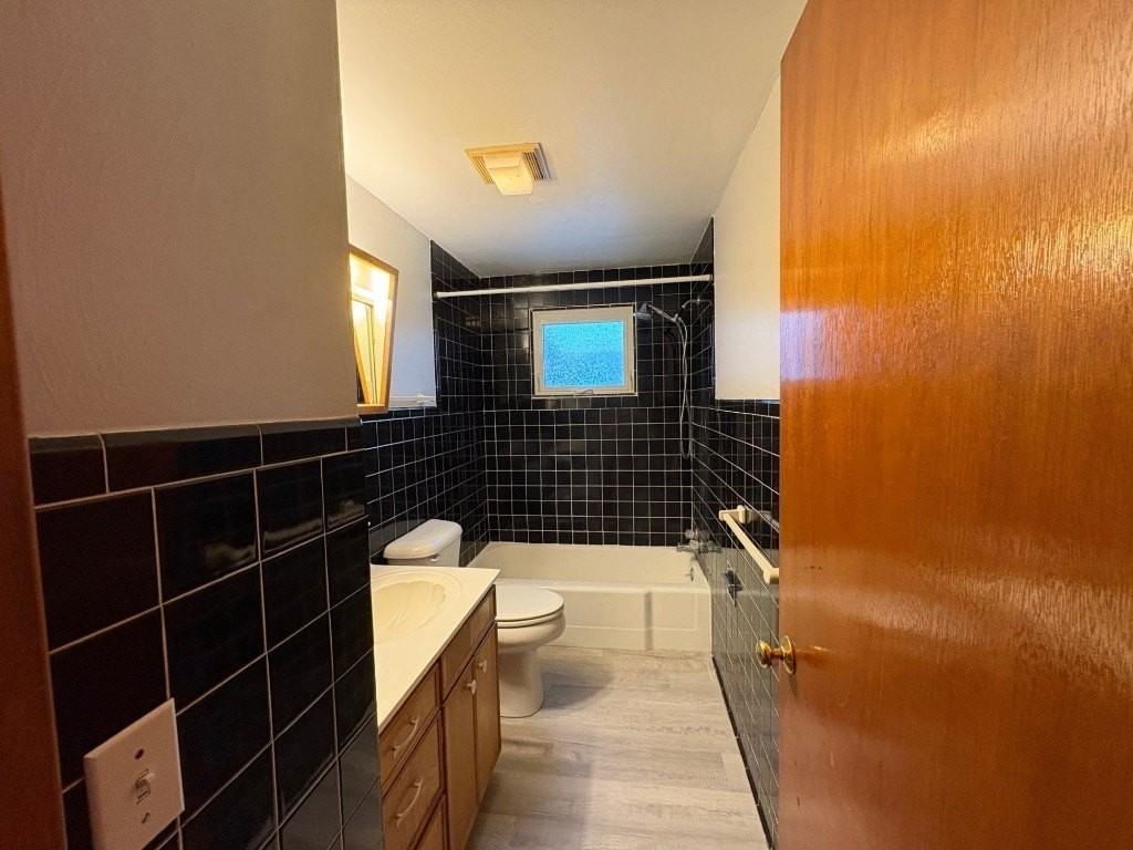 1115 Lake St - Photo 7 of 24