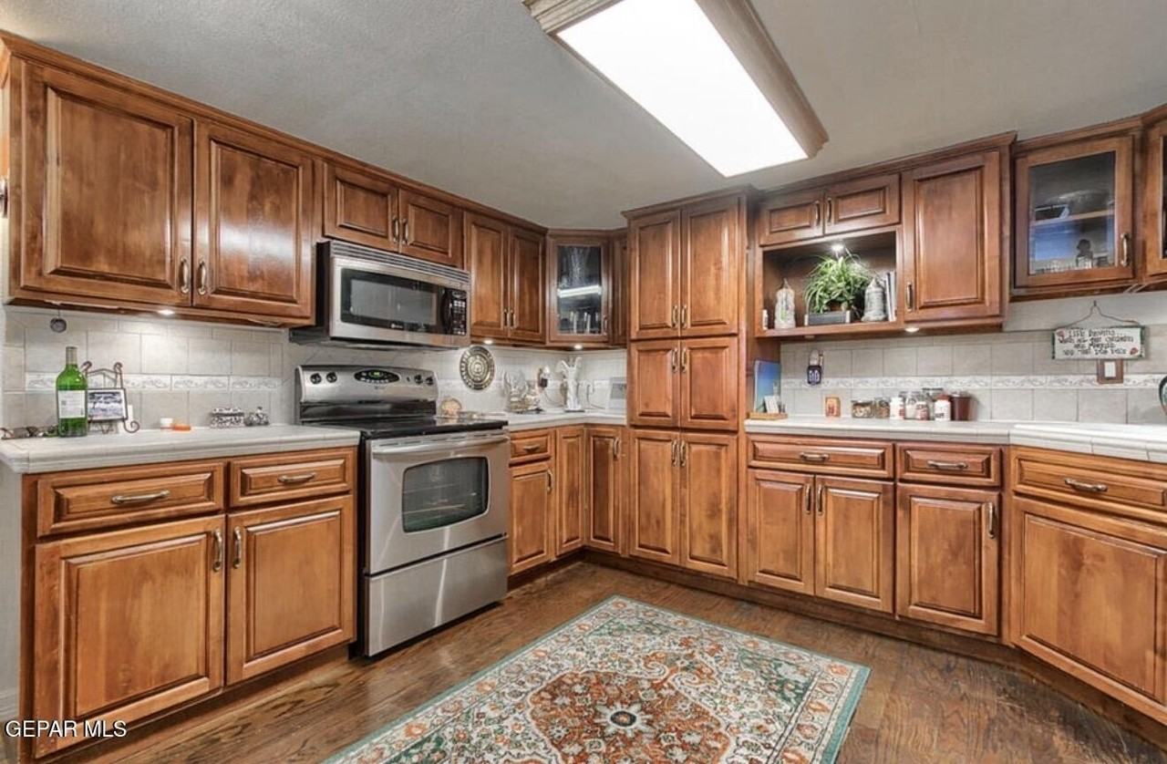 1933 Gus Moran St - Photo 5 of 19