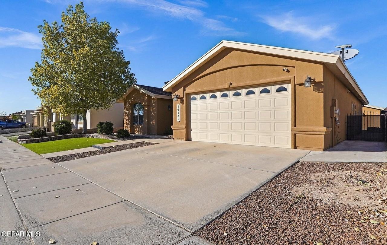 14125 Rainbow Point Drive - Photo 2 of 34