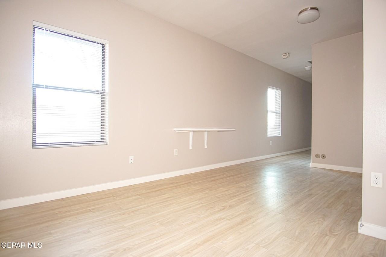 1061 Ranger St Apt 11 #11 - Photo 3 of 12