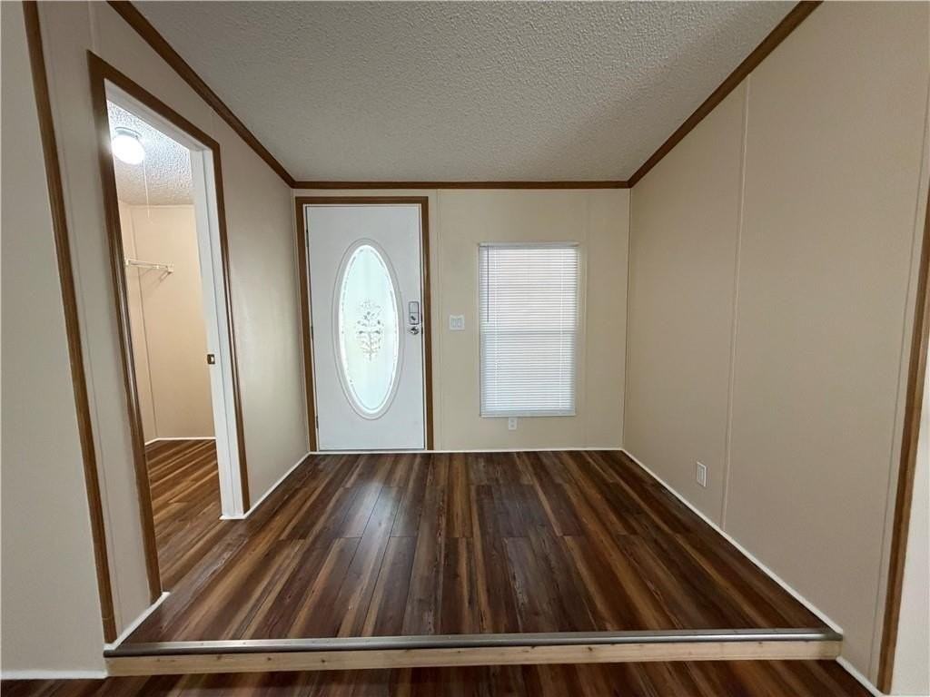 1168 Lang Ln Ne - Photo 4 of 34