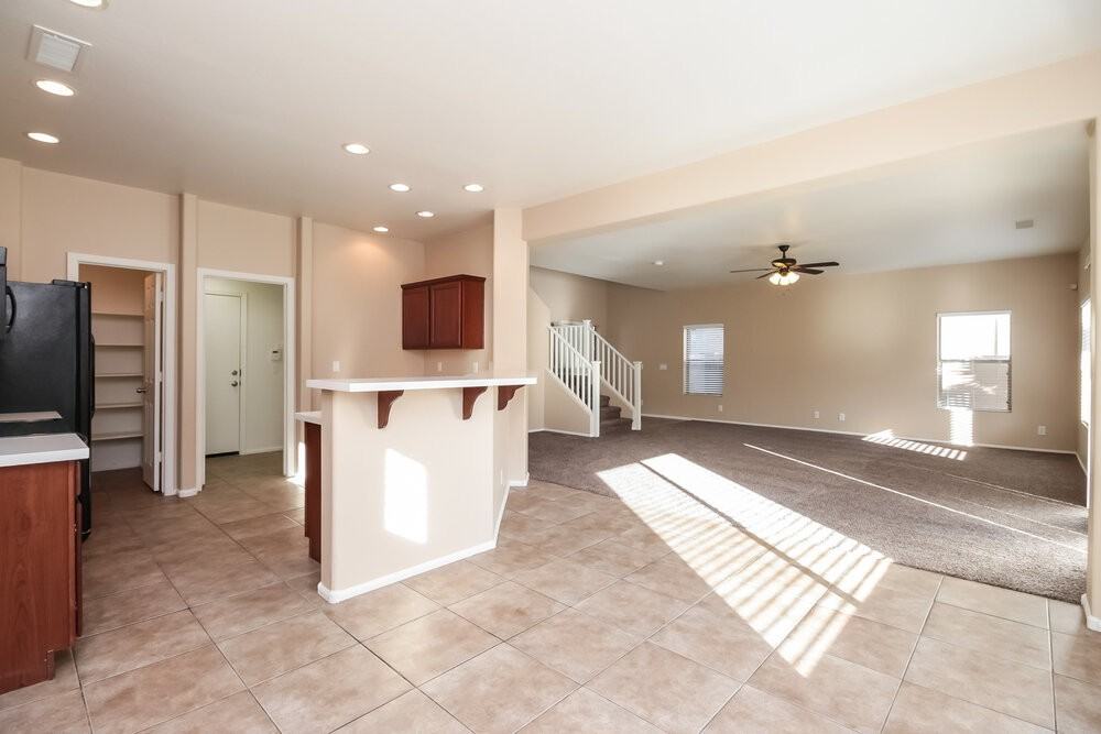 735 W Fruit Tree Ln - Photo 5 of 18