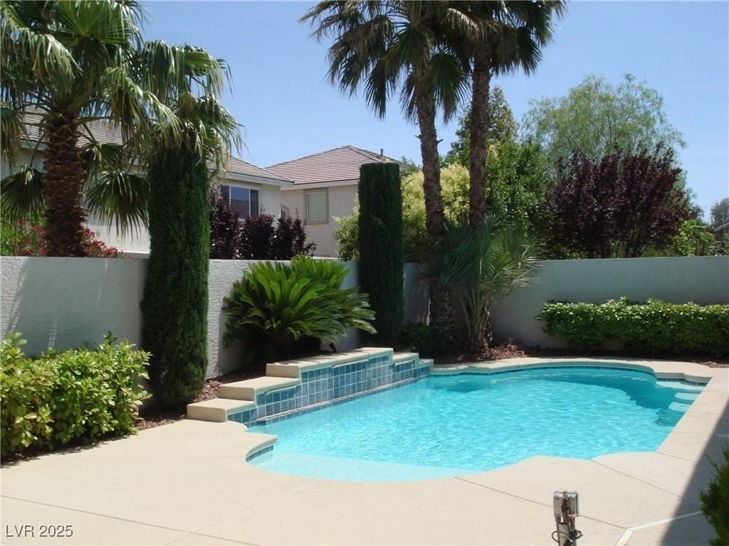 608 Bianca Bay St - Photo 2 of 24