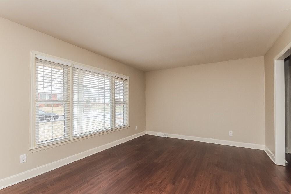 5344 Evanshire Dr - Photo 2 of 13