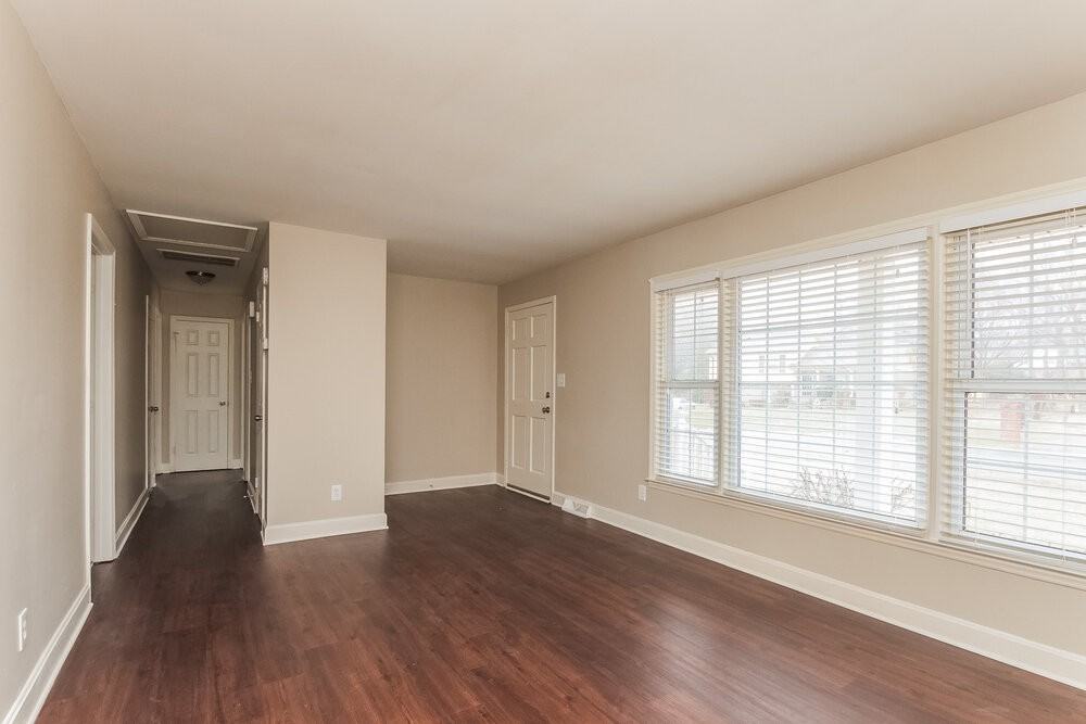 5344 Evanshire Dr - Photo 3 of 13