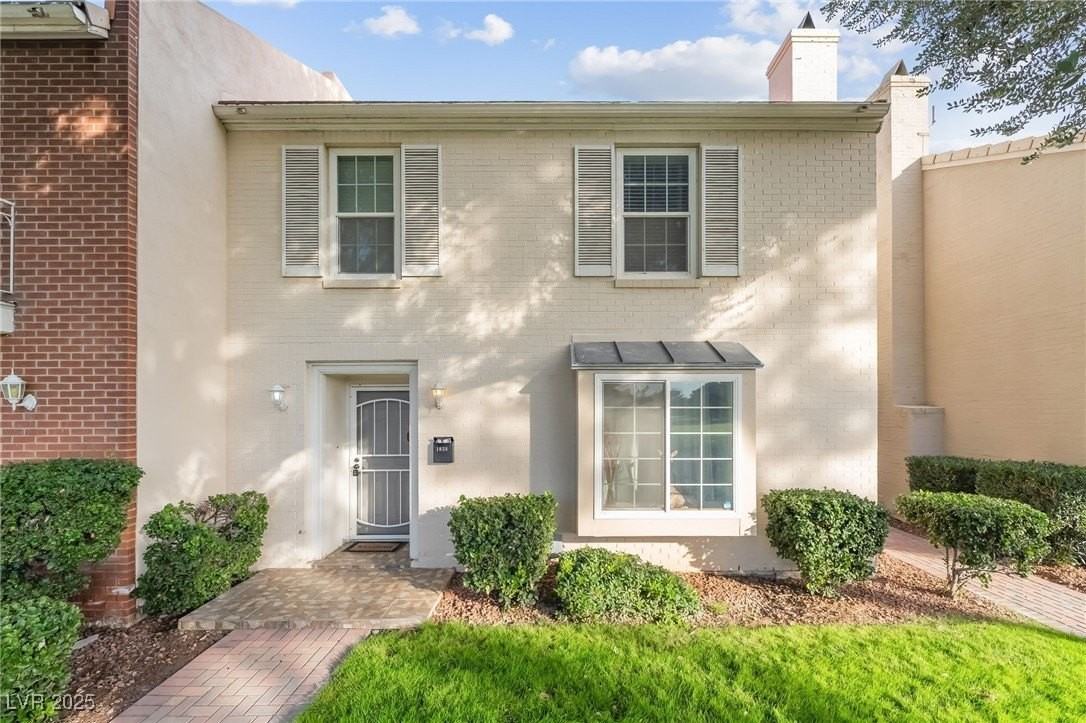 1038 Tam O Shanter - Photo 2 of 21