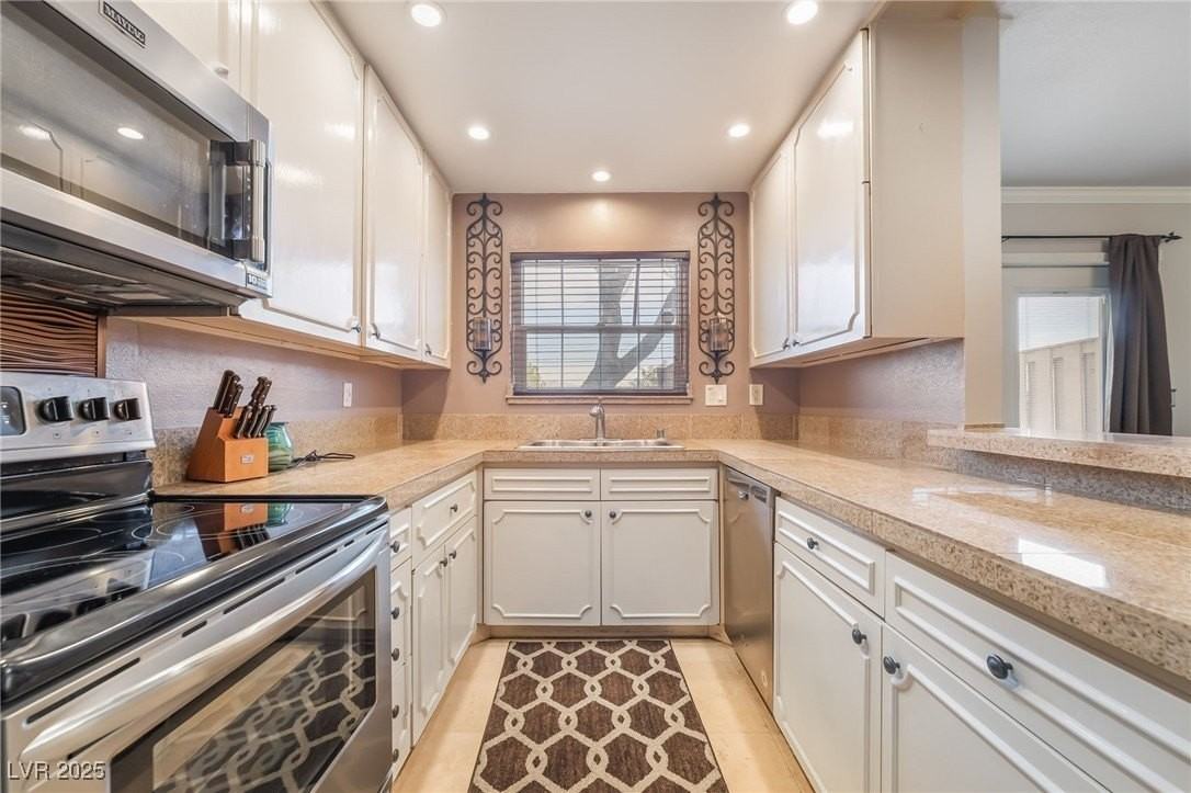 1038 Tam O Shanter - Photo 7 of 21