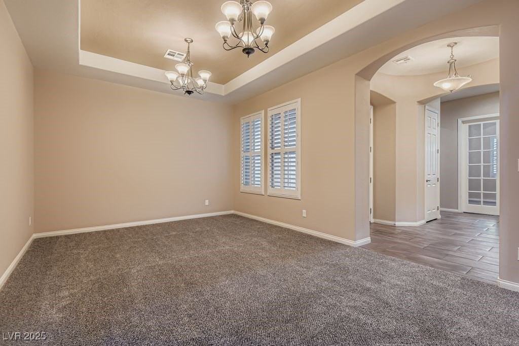 6823 Willowcroft St - Photo 7 of 33