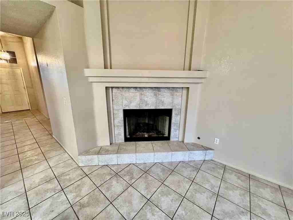 8420 Airmont Ct - Photo 6 of 38