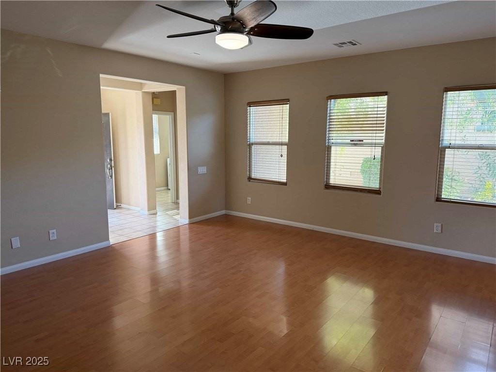 10336 Miners Gulch Ave - Photo 6 of 36