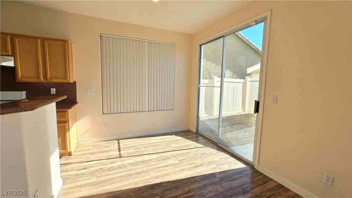 2525 Rainbow Cactus Ct - Photo 5 of 36