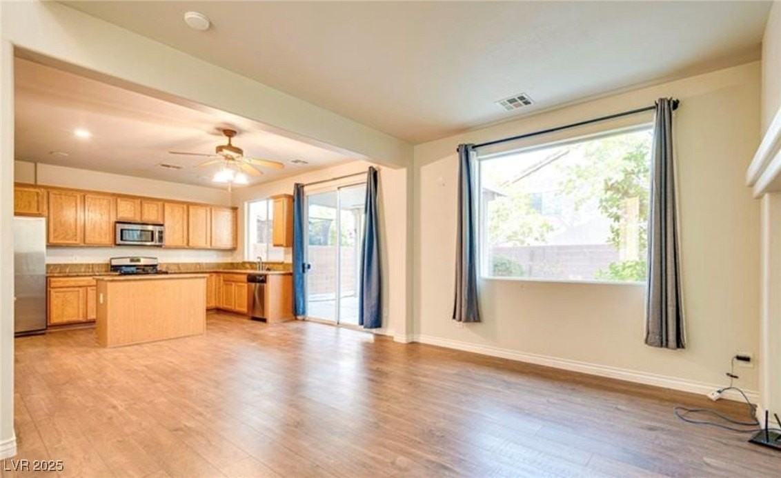 6044 Fair Valley St - Photo 4 of 15