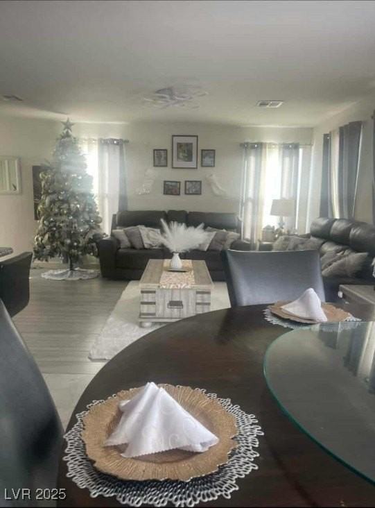 5045 Bloodhound St - Photo 6 of 31