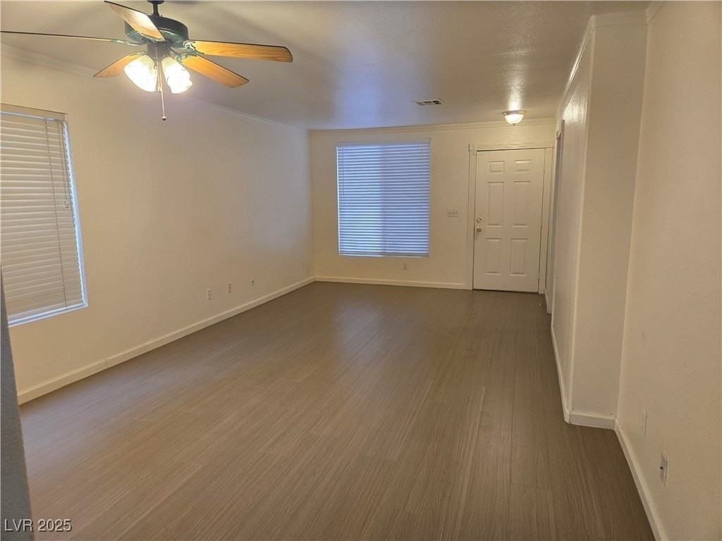 326 Laguna Glen Dr #0 - Photo 3 of 18