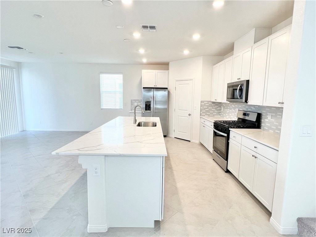 6972 West Ford Avenue - Photo 6 of 24