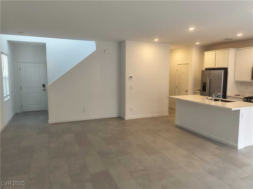 348 Great Ocean Ave - Photo 3 of 31