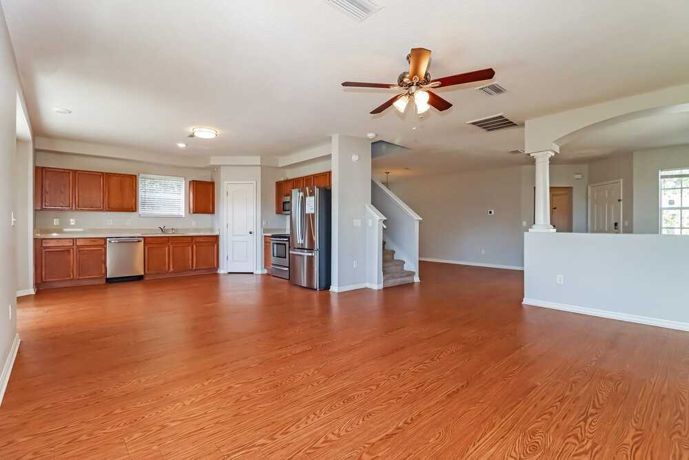 8040 Canterbury Lake Blvd - Photo 5 of 17