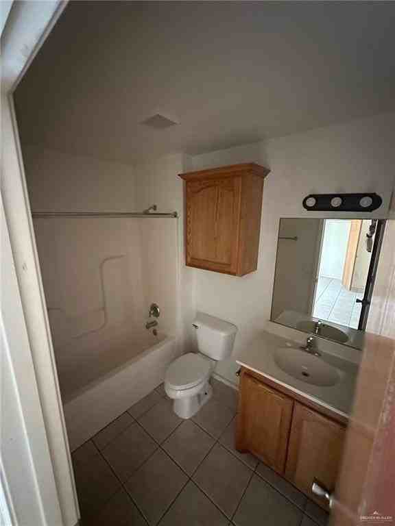 901 English Ave #3 - Photo 7 of 9