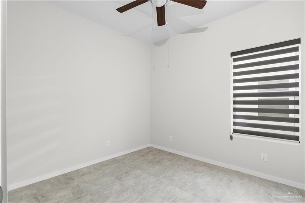 402 N Alexandrite Ave #1 - Photo 4 of 10