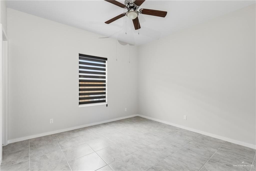 402 N Alexandrite Ave #1 - Photo 5 of 10