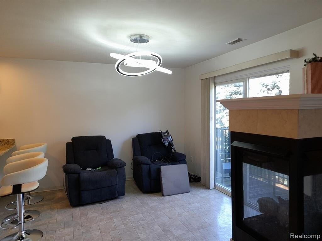 14474 Shadywood Dr - Photo 5 of 18