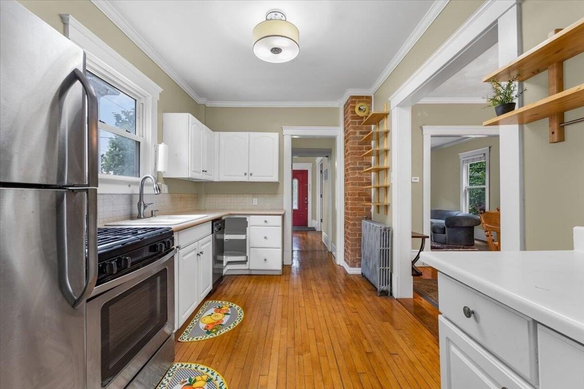 910 W Huron St - Photo 5 of 32